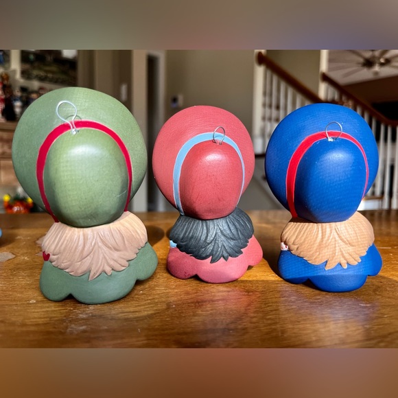 Lot of 8 Vintage Ceramic Victoria Lady Ornaments - Picture 3 of 12